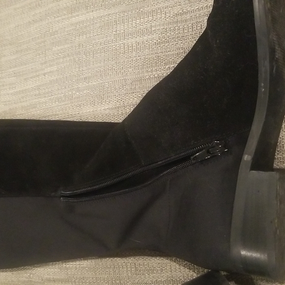 Boots - Picture 3 of 4